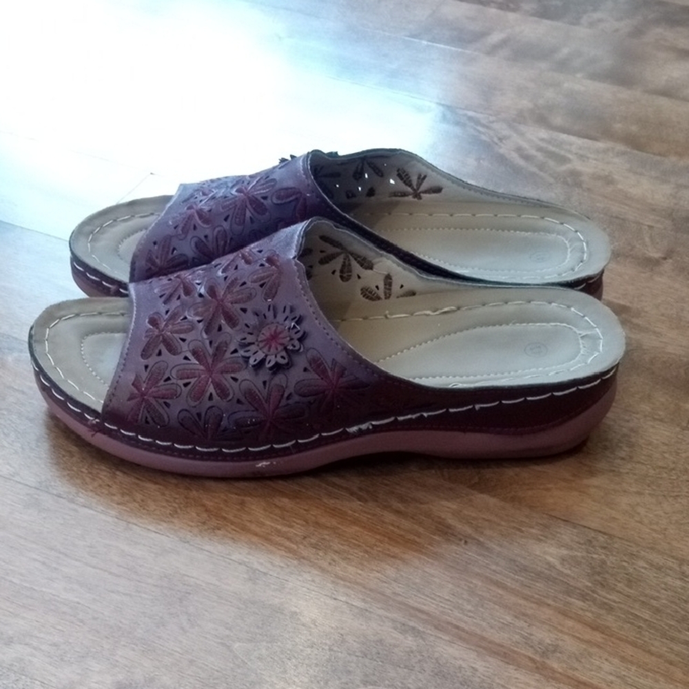 Lot of 4 Women's Casual Sandals - Picture 10 of 16
